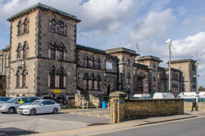 Wandsworth prison officer admits to sex with inmate